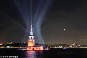 Kizkulesi lit with laser light show